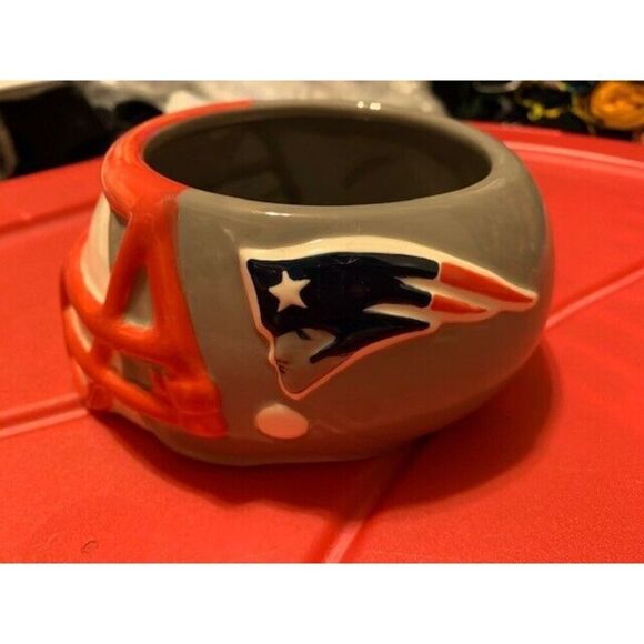 NEW ENGLAND PATRIOTS CERAMIC HELMET BOWL - Picture 2 of 6